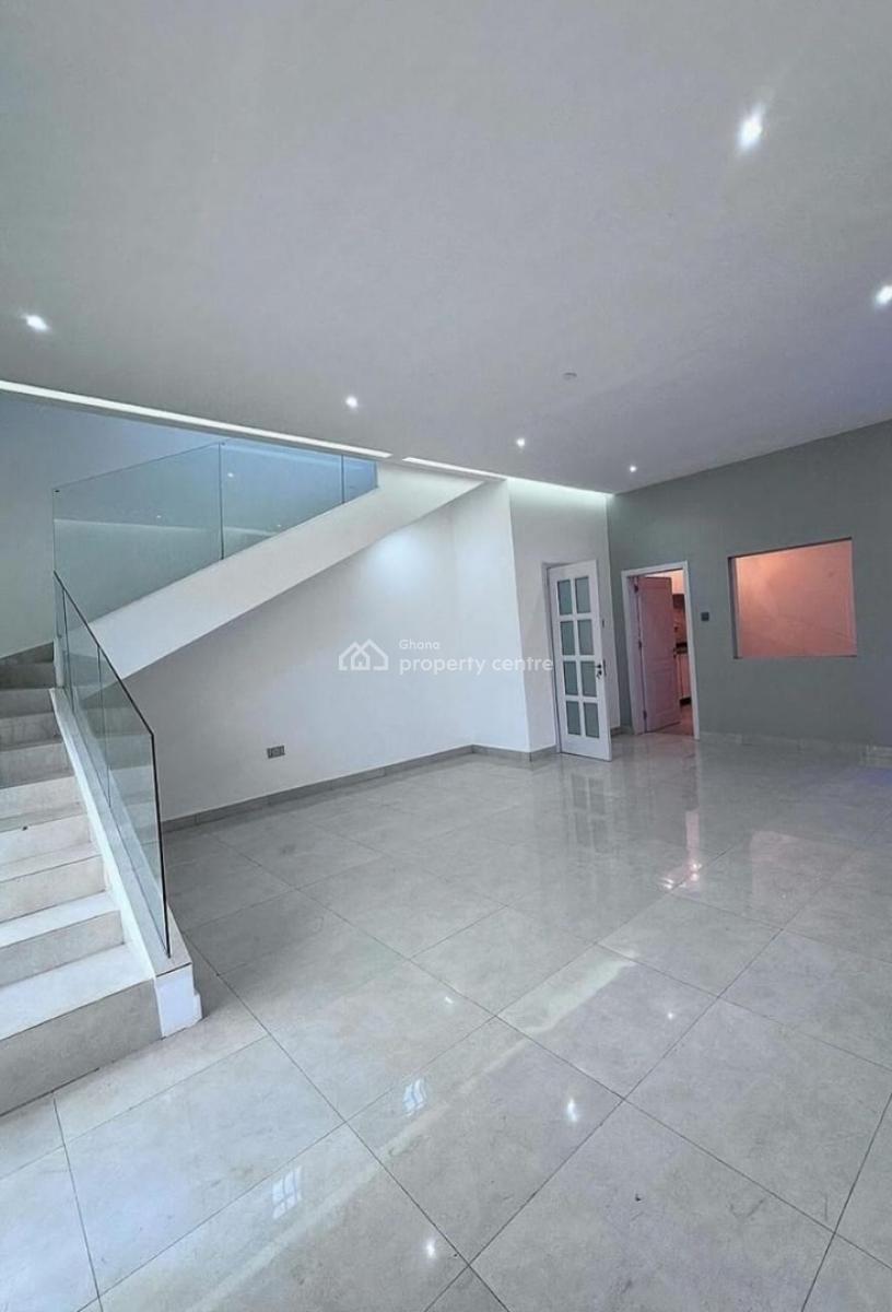 3-bedroom, 3-bathroom Modern Home -- Ayi Mensah (near Toll Booth) Key F, Woodbridge Residences, La Nkwantanang Madina Municipal, Accra, House for Sale