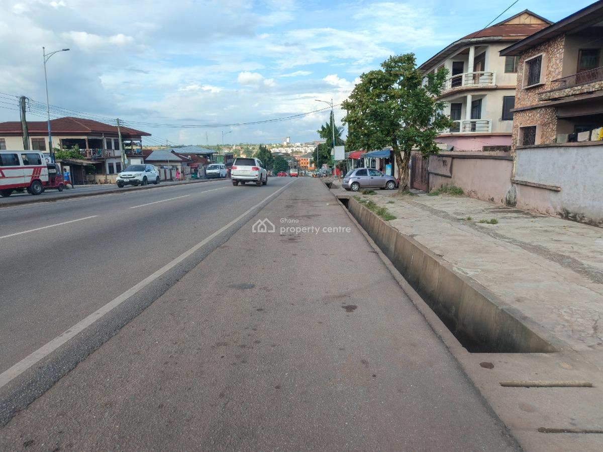 10 Bedrooms House at Dechemso ( Kumasi Airport), Dechemso, Kumasi Airport, Kumasi Metropolitan, Ashanti, House for Sale