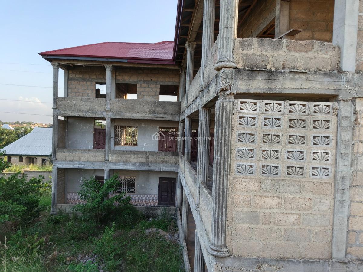 11 Bedrooms House, Adesina, on Kenyasi Abrem Road, Kumasi Metropolitan, Ashanti, House for Sale