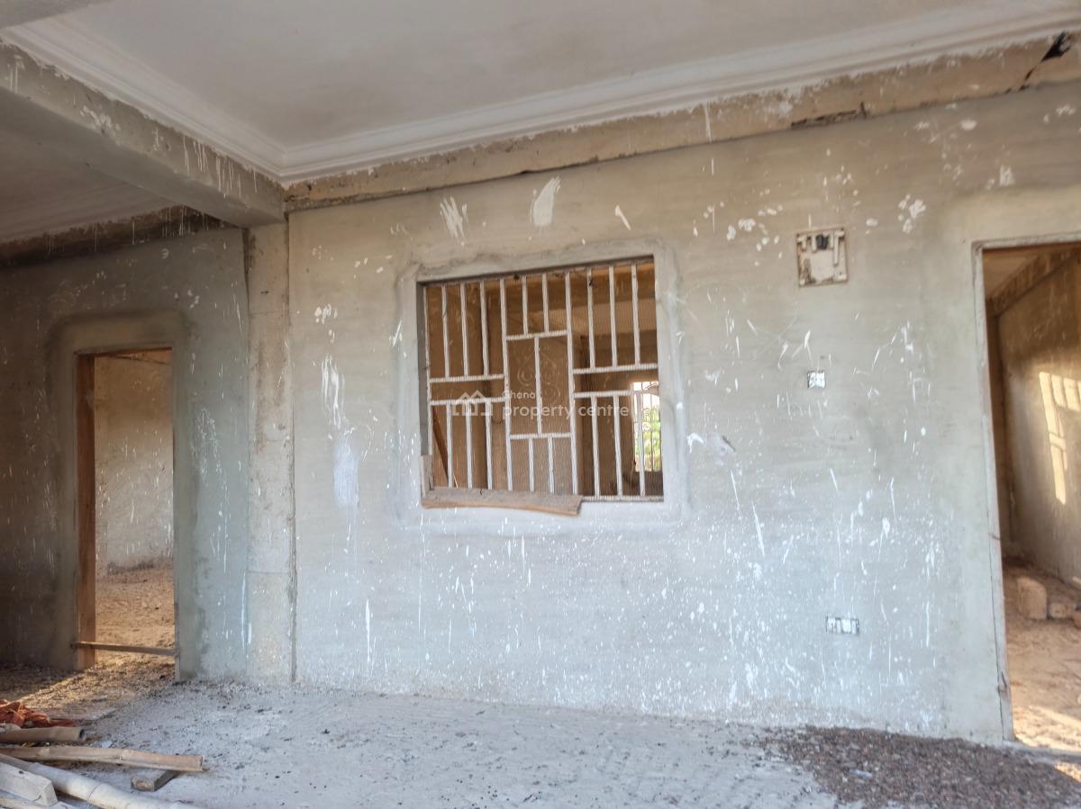 11 Bedrooms House, Adesina, on Kenyasi Abrem Road, Kumasi Metropolitan, Ashanti, House for Sale
