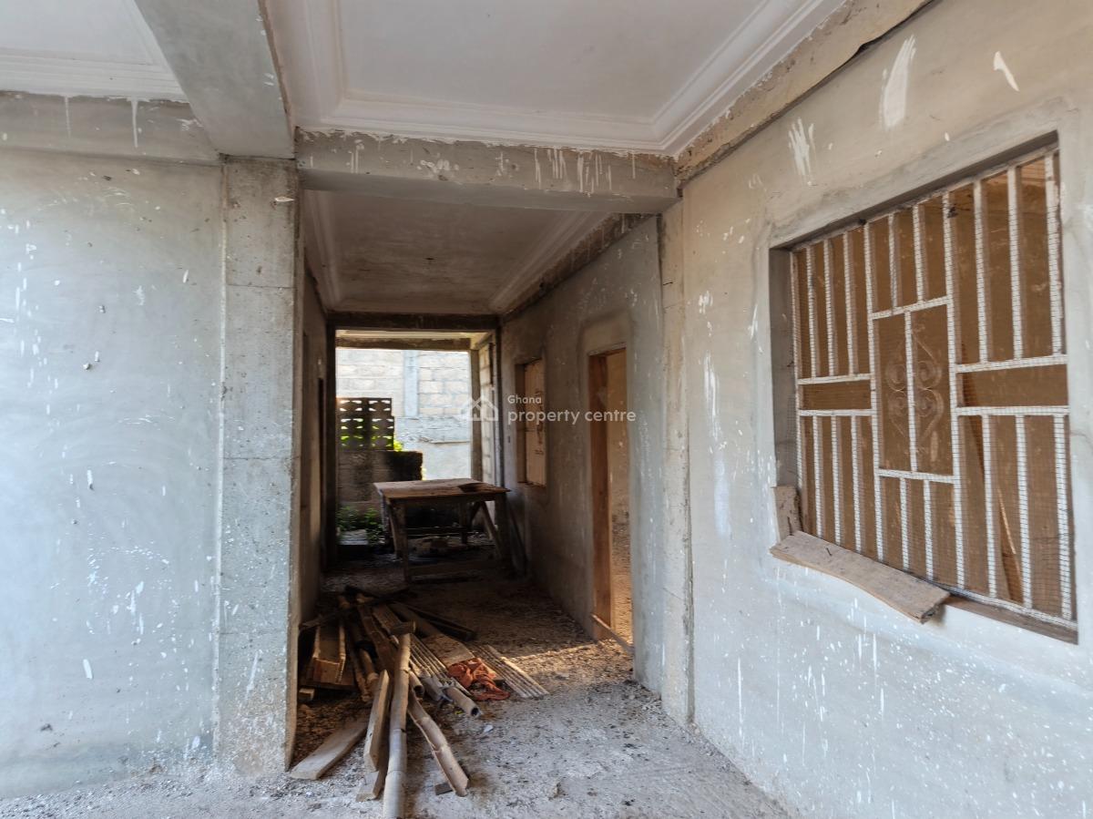11 Bedrooms House, Adesina, on Kenyasi Abrem Road, Kumasi Metropolitan, Ashanti, House for Sale
