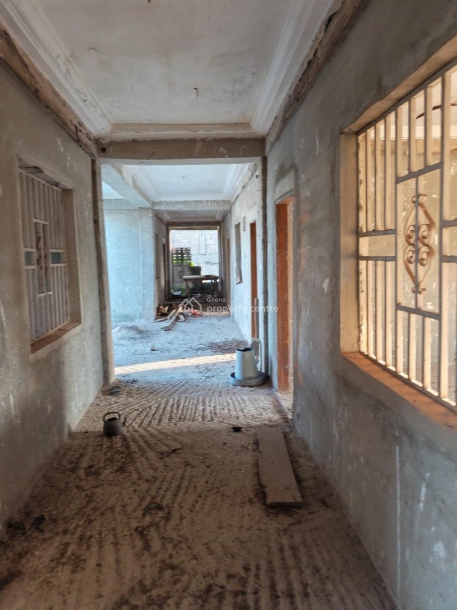 11 Bedrooms House, Adesina, on Kenyasi Abrem Road, Kumasi Metropolitan, Ashanti, House for Sale