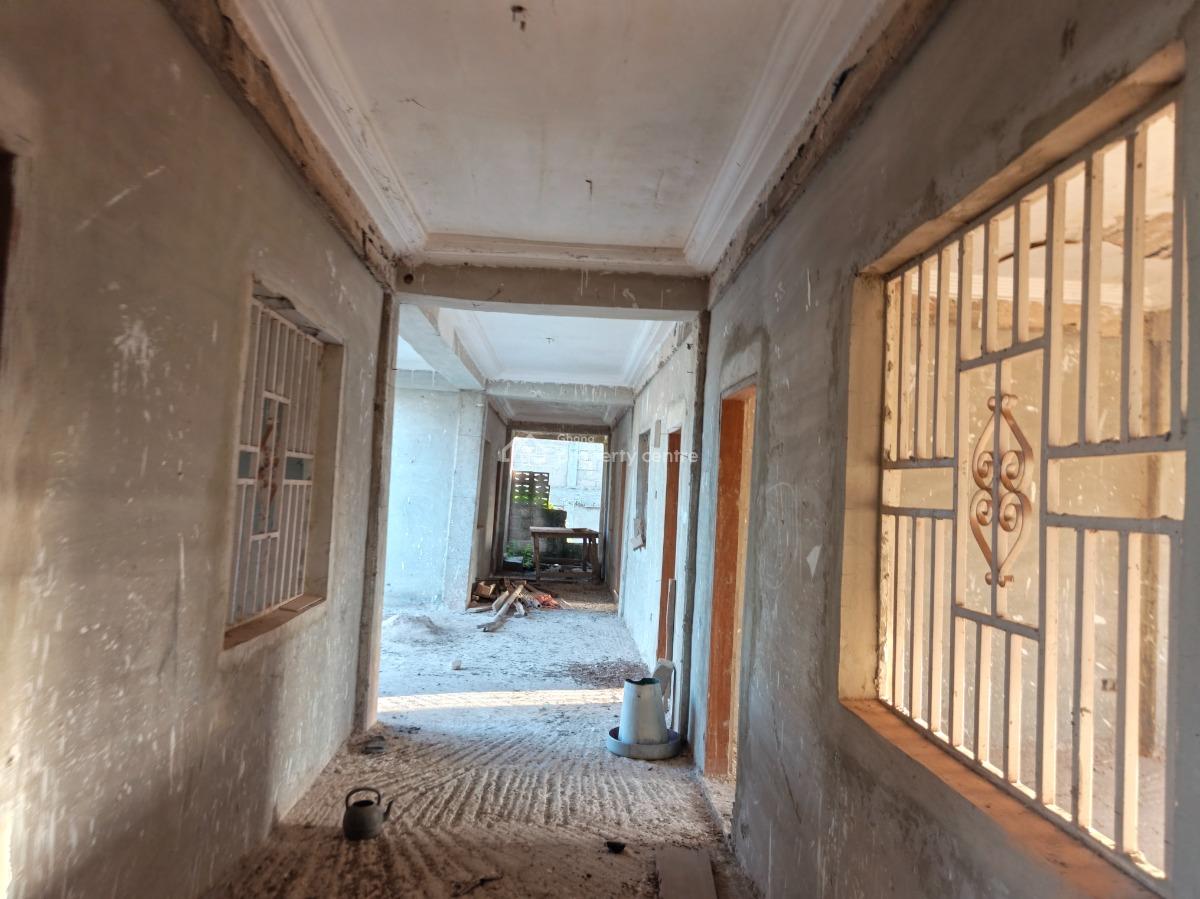 11 Bedrooms House, Adesina, on Kenyasi Abrem Road, Kumasi Metropolitan, Ashanti, House for Sale