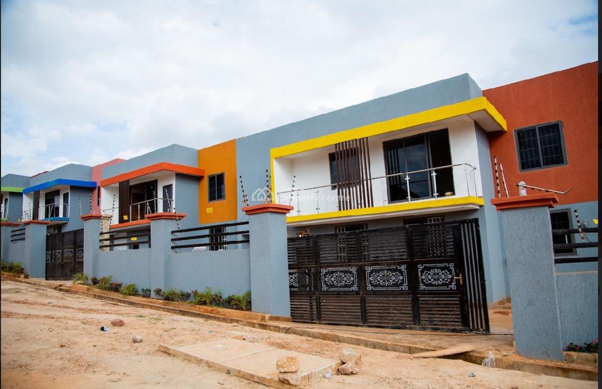 4 Bedroom Estate House at Ahodwo Daban, Ahodwo - Daban, Kumasi Metropolitan, Ashanti, Block of Flats for Sale