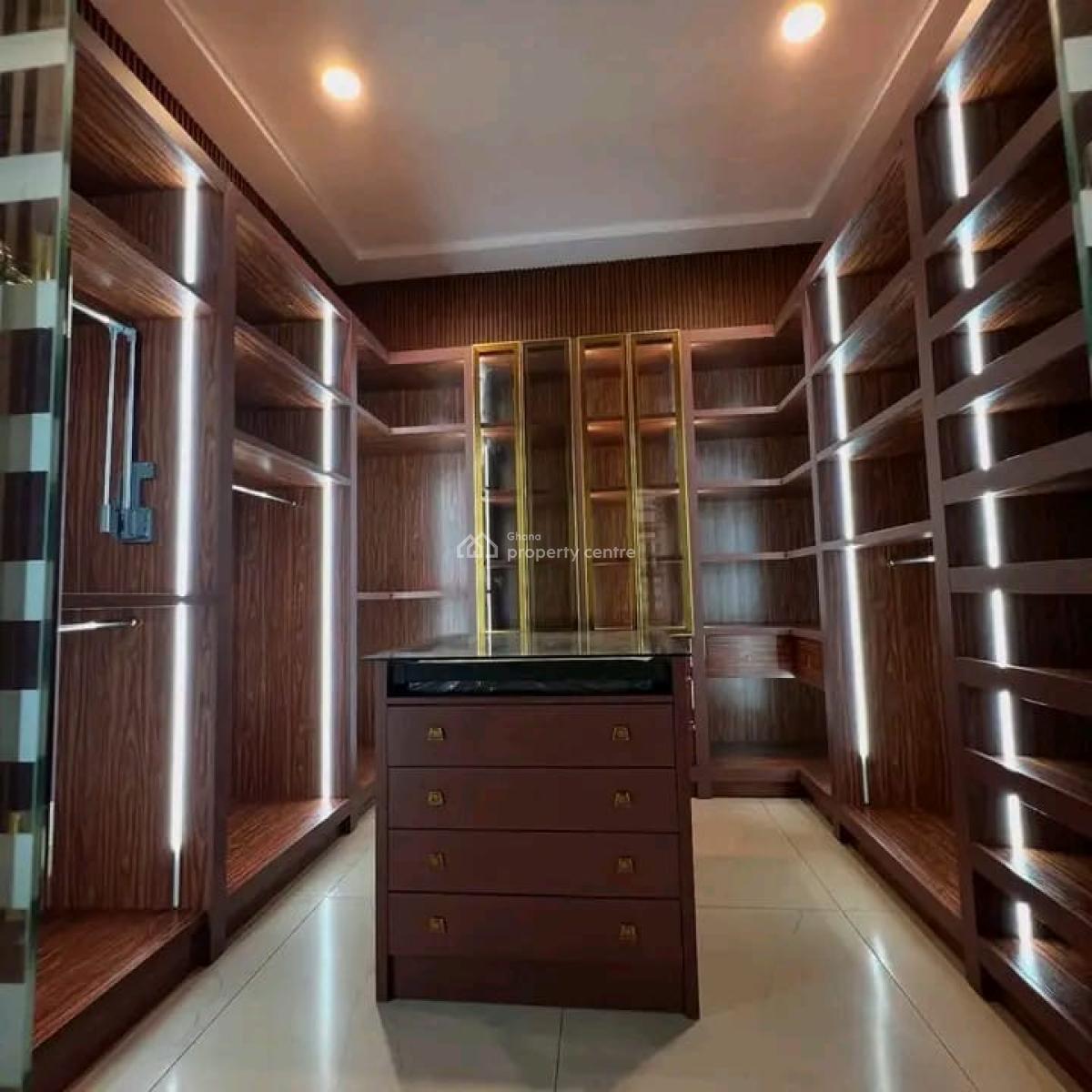 East Airport 6 Bedrooms House, East Airport, East Airport, Airport Residential Area, Accra, House for Sale