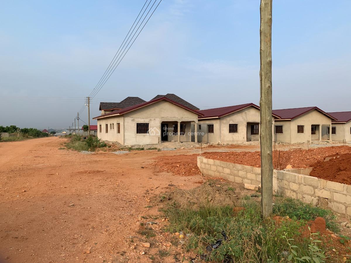Prime Roadside Plot -- Tema Community 25, Tema Community 25, Accra Metropolitan, Accra, Mixed-use Land for Sale