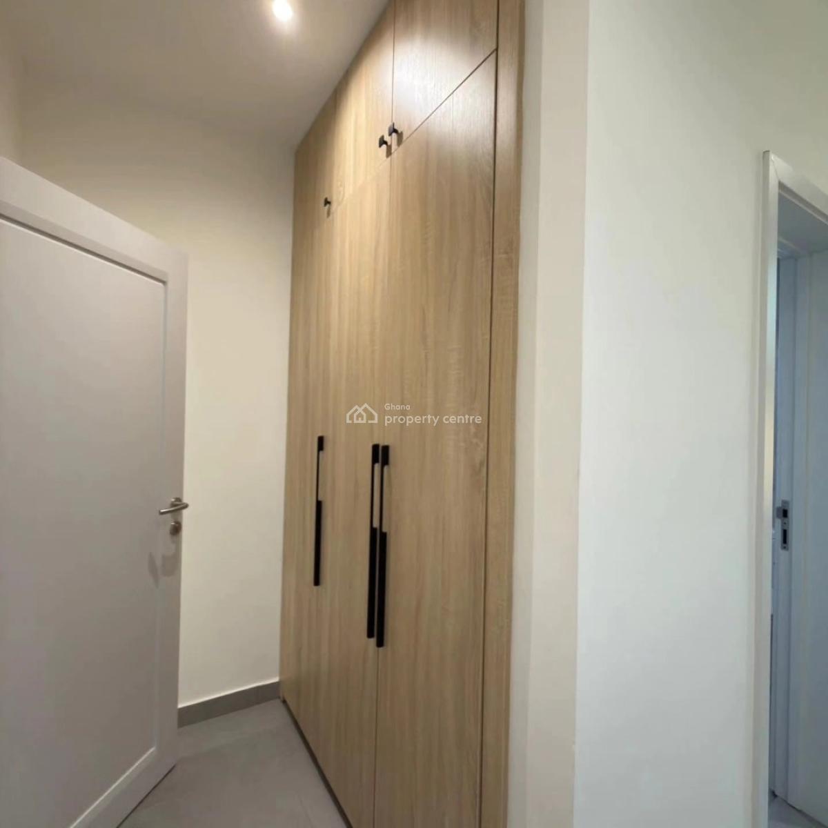 Executive 4 Bedrooms, East Airport, Airport Residential Area, Accra, House for Sale