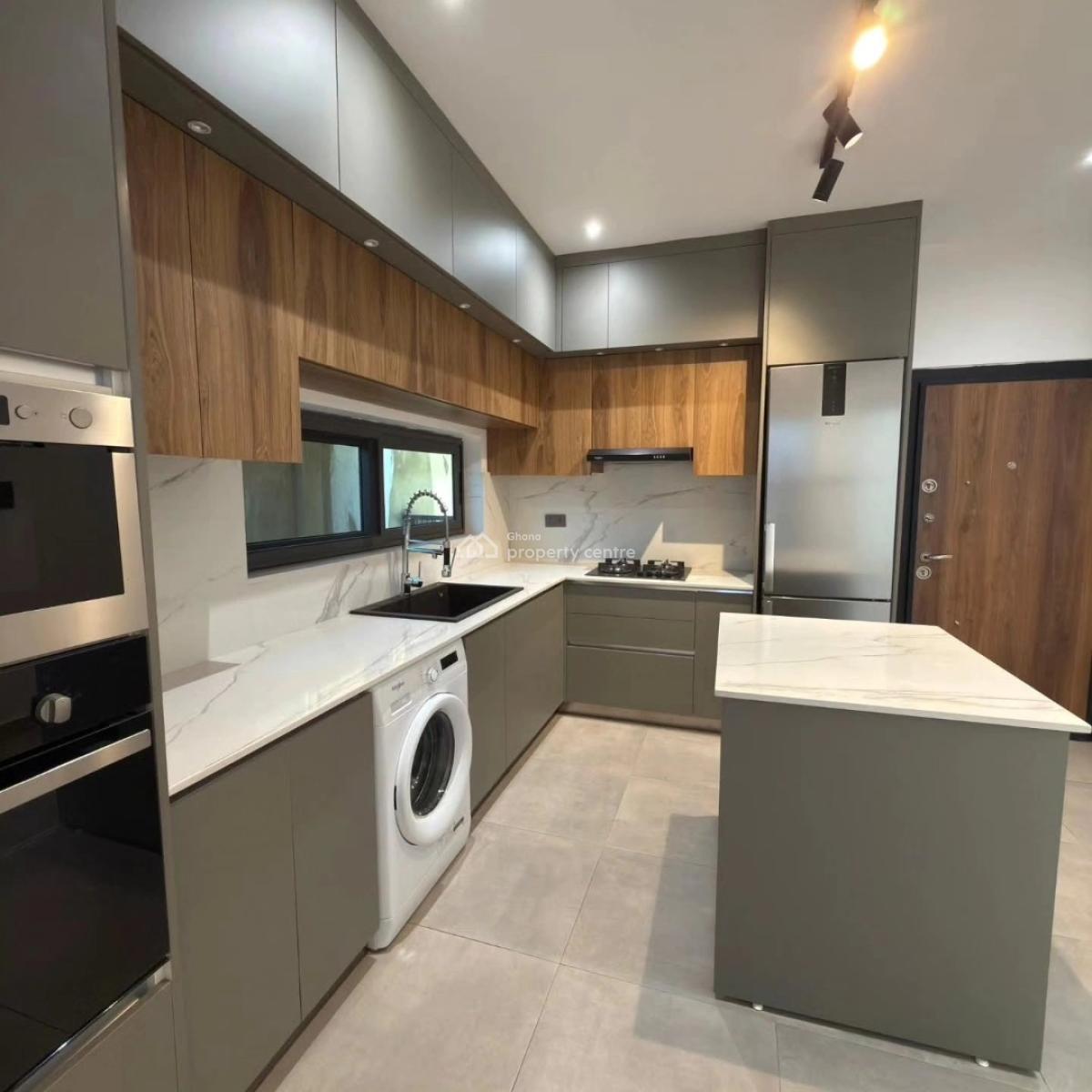 Executive 4 Bedrooms, East Airport, Airport Residential Area, Accra, House for Sale
