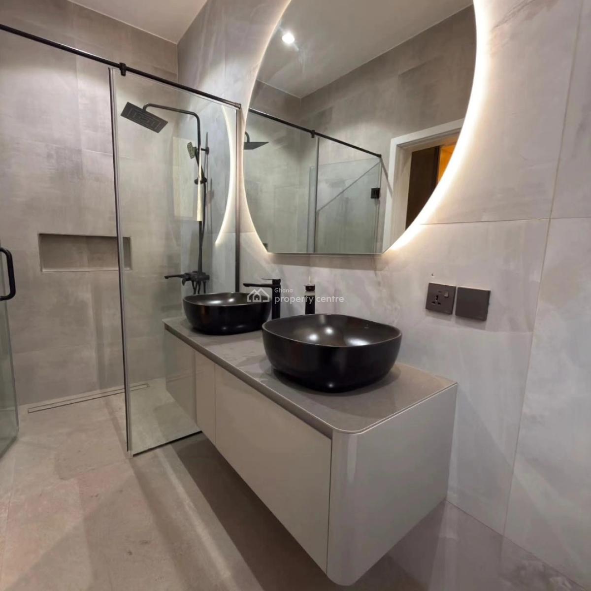 Executive 4 Bedrooms, East Airport, Airport Residential Area, Accra, House for Sale
