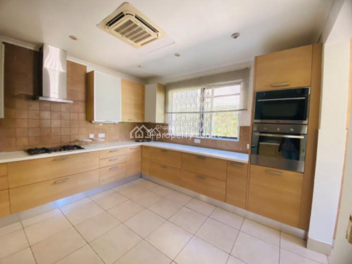 4 Bedroom Townhouse with Private Swimming Pool in a Gated Community, Airport Residential Area, Accra, Townhouse for Rent