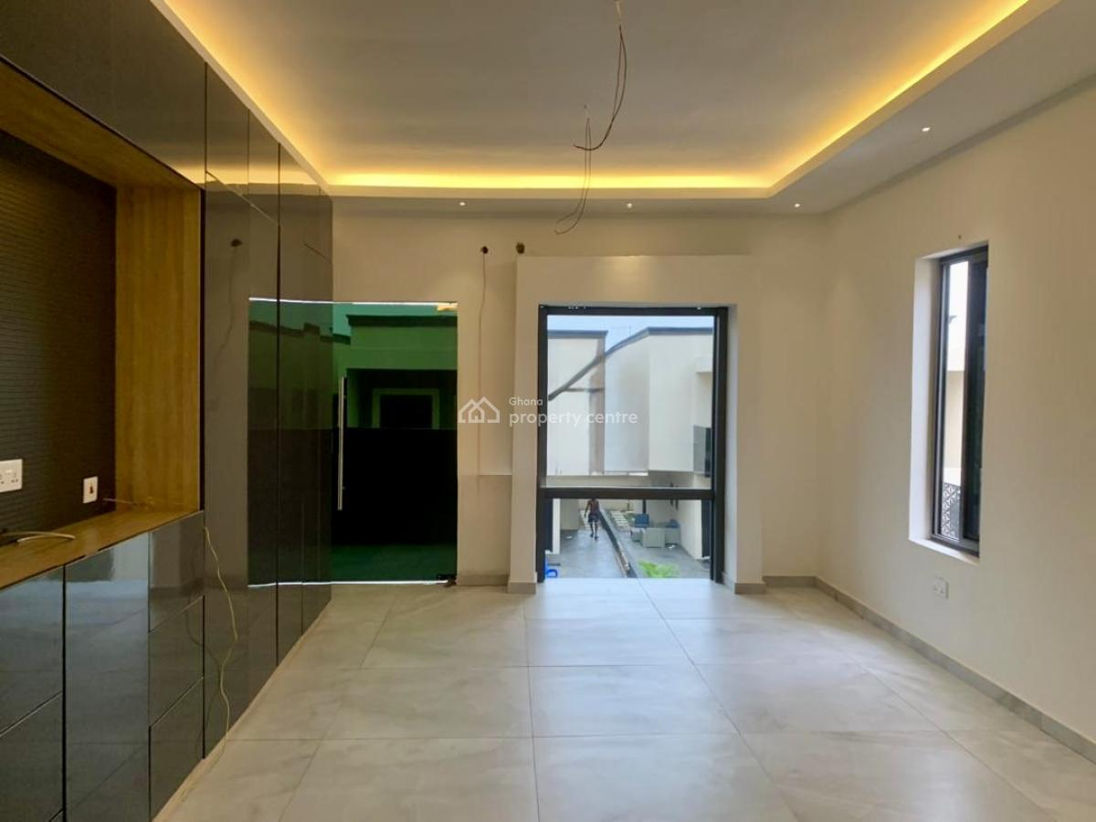 3 Bed Townhouse with Staff Quarters in a Gated Community with Pool, Tesano, Accra, Townhouse for Sale
