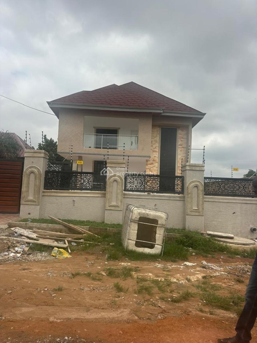 4 Bedrooms, Kwamo, on Tech Ejisu Road., Ejisu-juaben Municipal, Ashanti, House for Sale