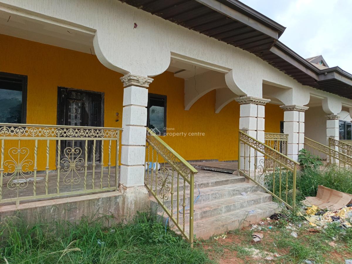 Guest House ( Hotel), Adesina, on Kenyasi Abrem Bonwire Road, Kumasi Metropolitan, Ashanti, Hotel / Guest House for Sale