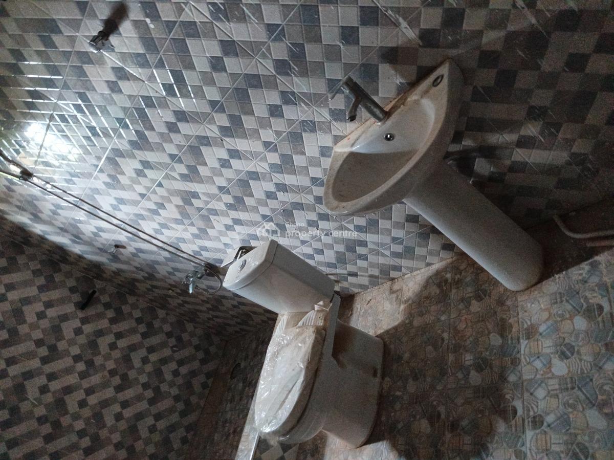 Guest House ( Hotel), Adesina, on Kenyasi Abrem Bonwire Road, Kumasi Metropolitan, Ashanti, Hotel / Guest House for Sale