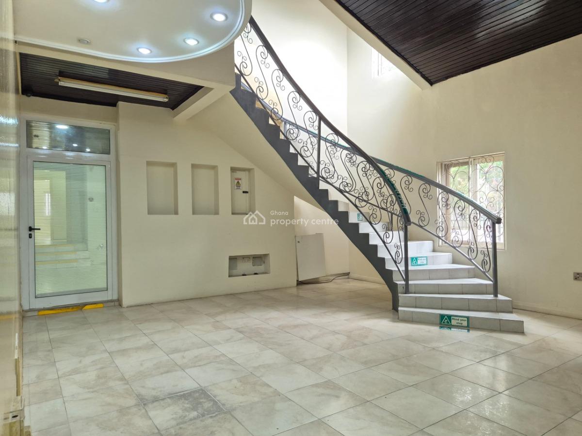 Commercial 5-bed Office Building @airport Residential Area, Airport Residential Area, Accra, Office Space for Rent