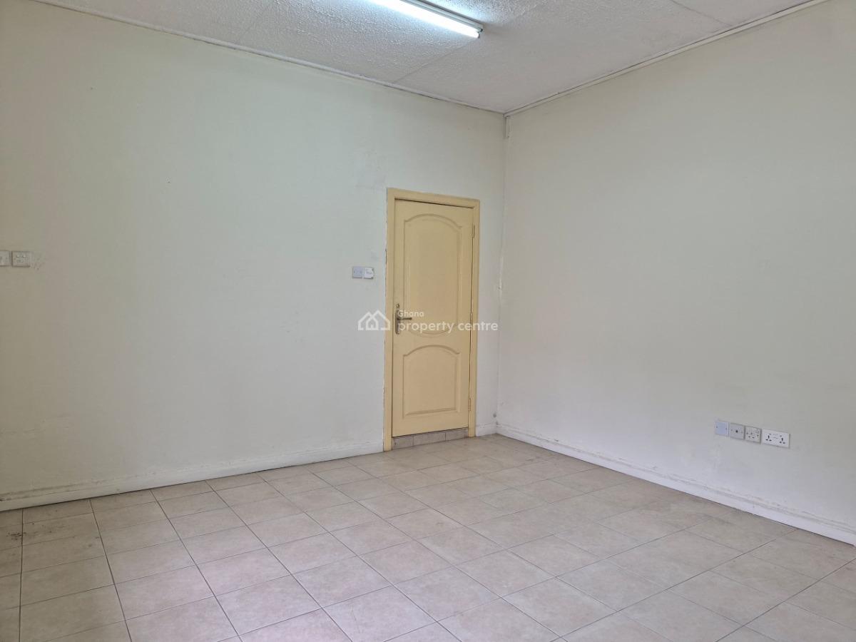 Commercial 5-bed Office Building @airport Residential Area, Airport Residential Area, Accra, Office Space for Rent