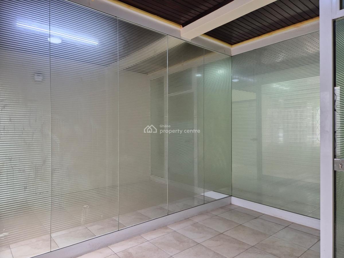 Commercial 5-bed Office Building @airport Residential Area, Airport Residential Area, Accra, Office Space for Rent