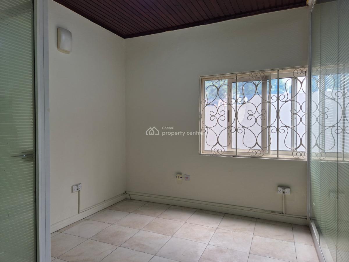 Commercial 5-bed Office Building @airport Residential Area, Airport Residential Area, Accra, Office Space for Rent