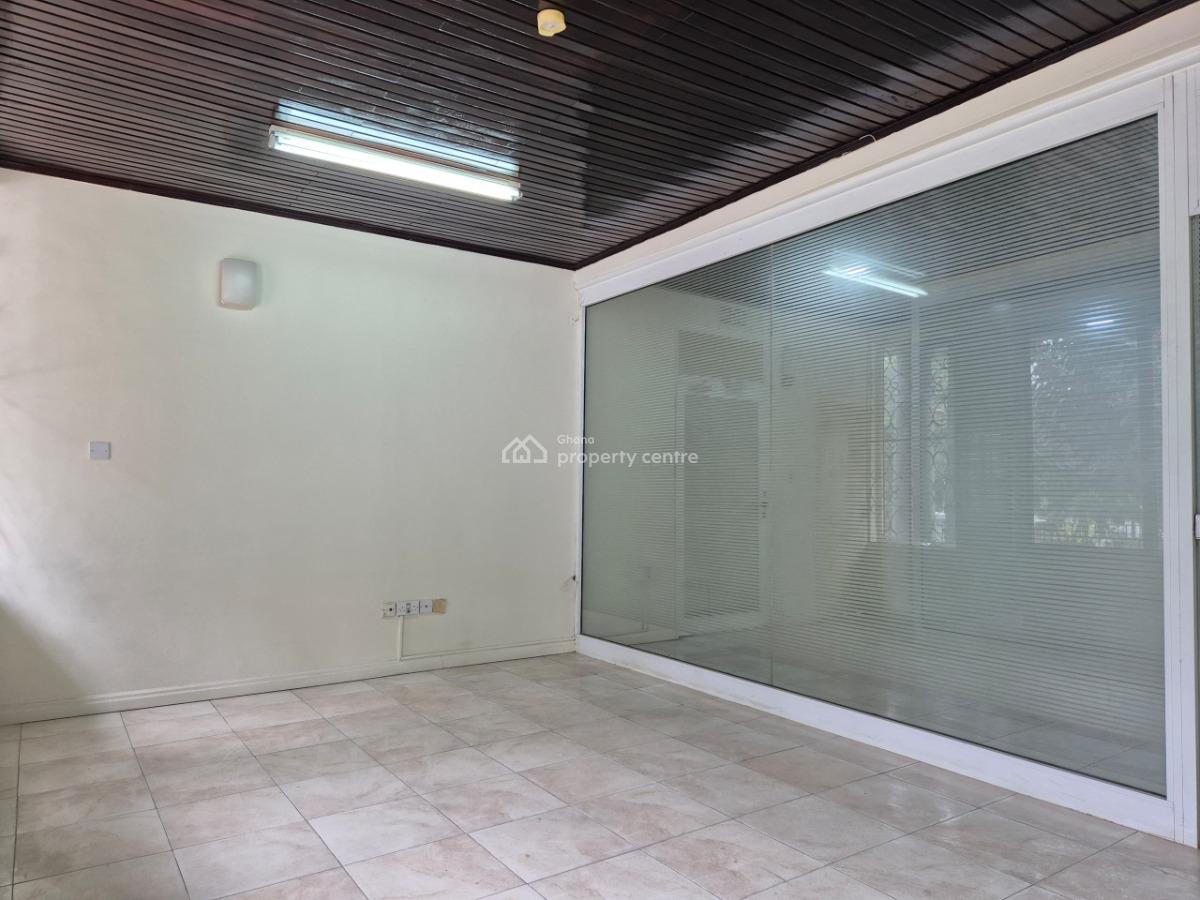 Commercial 5-bed Office Building @airport Residential Area, Airport Residential Area, Accra, Office Space for Rent