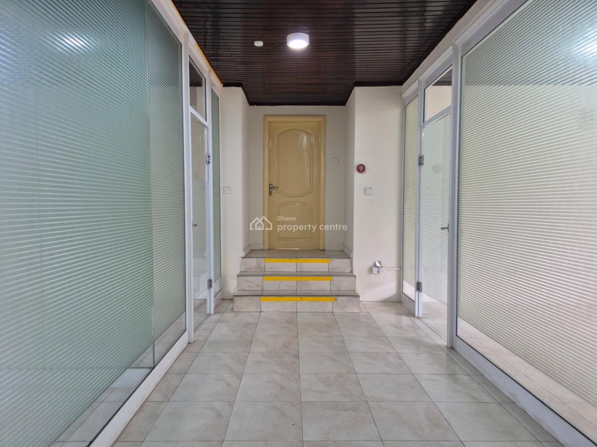 Commercial 5-bed Office Building @airport Residential Area, Airport Residential Area, Accra, Office Space for Rent