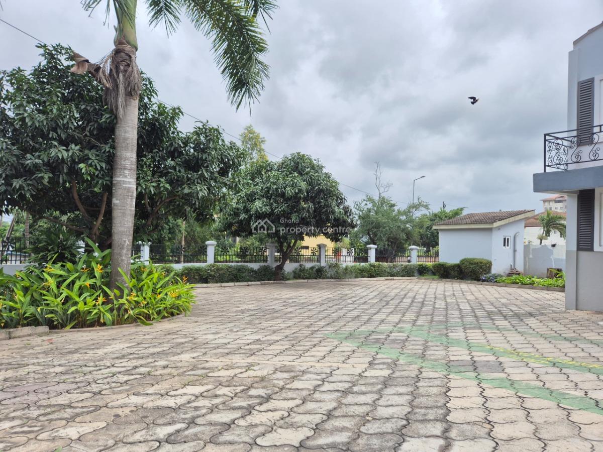 Commercial 5-bed Office Building @airport Residential Area, Airport Residential Area, Accra, Office Space for Rent