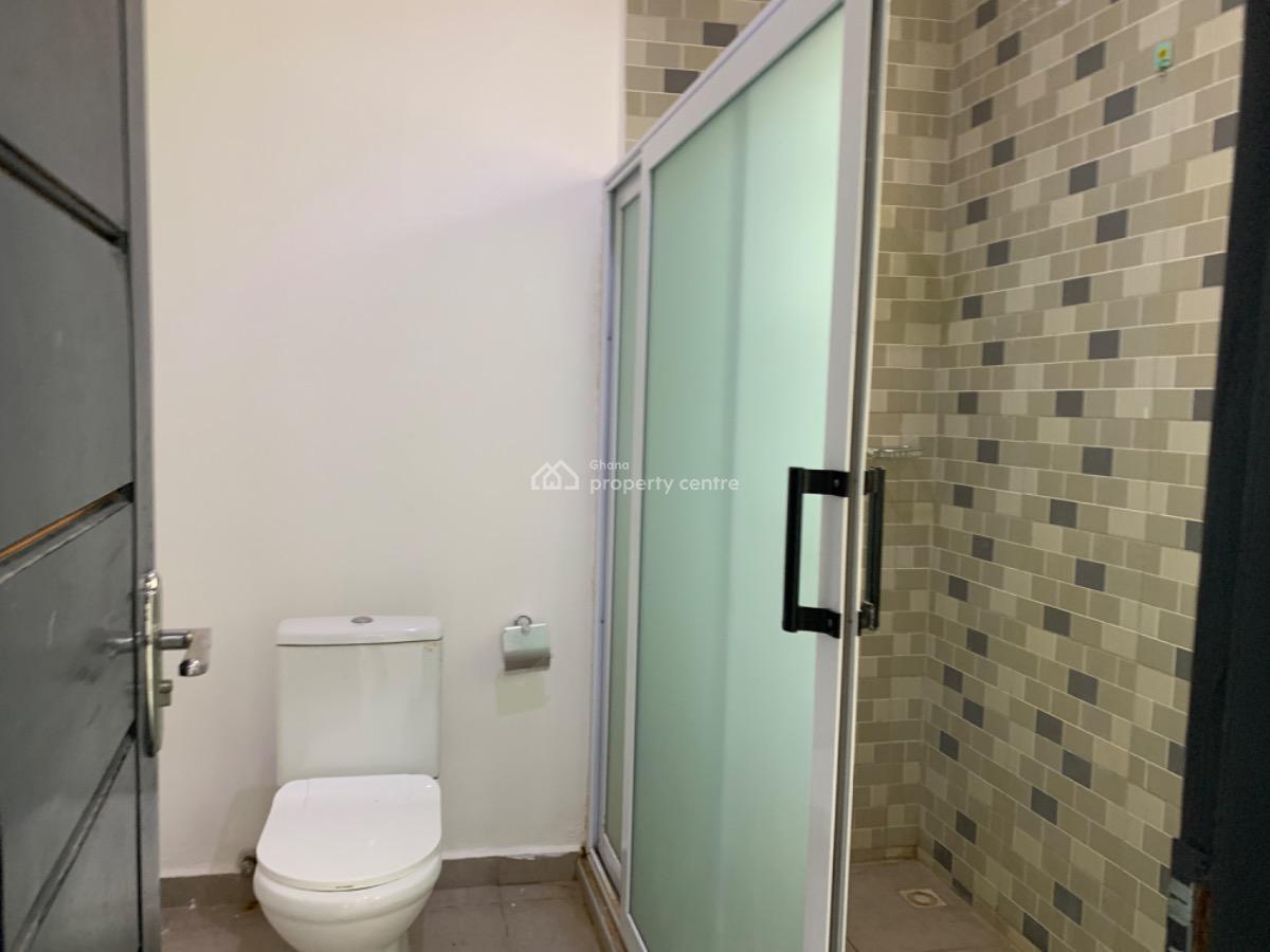 2 Bedroom House, Oyarifa, La Nkwantanang Madina Municipal, Accra, Detached Bungalow for Sale