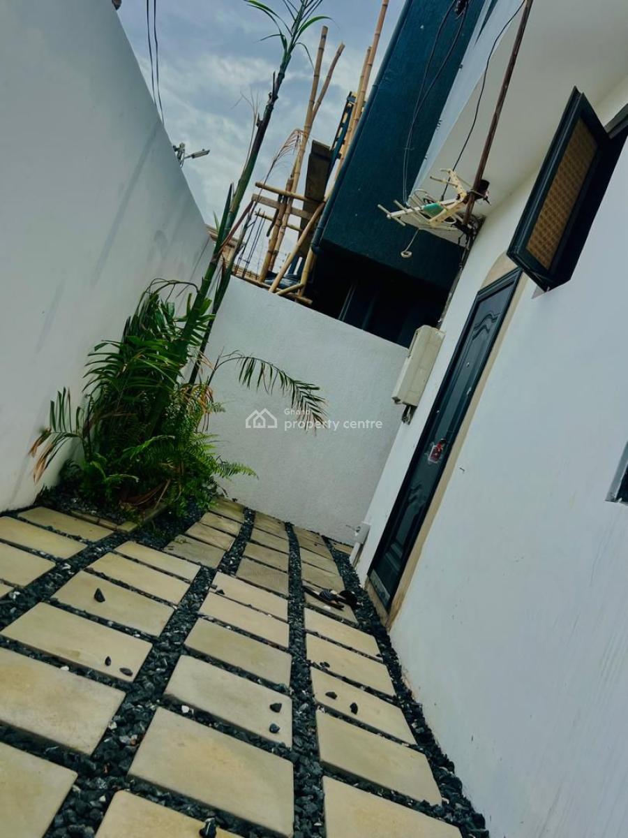 4 Bedroom Hous at Tse Addo, Tse Addo, Tse Addo, Accra, Detached Duplex for Sale