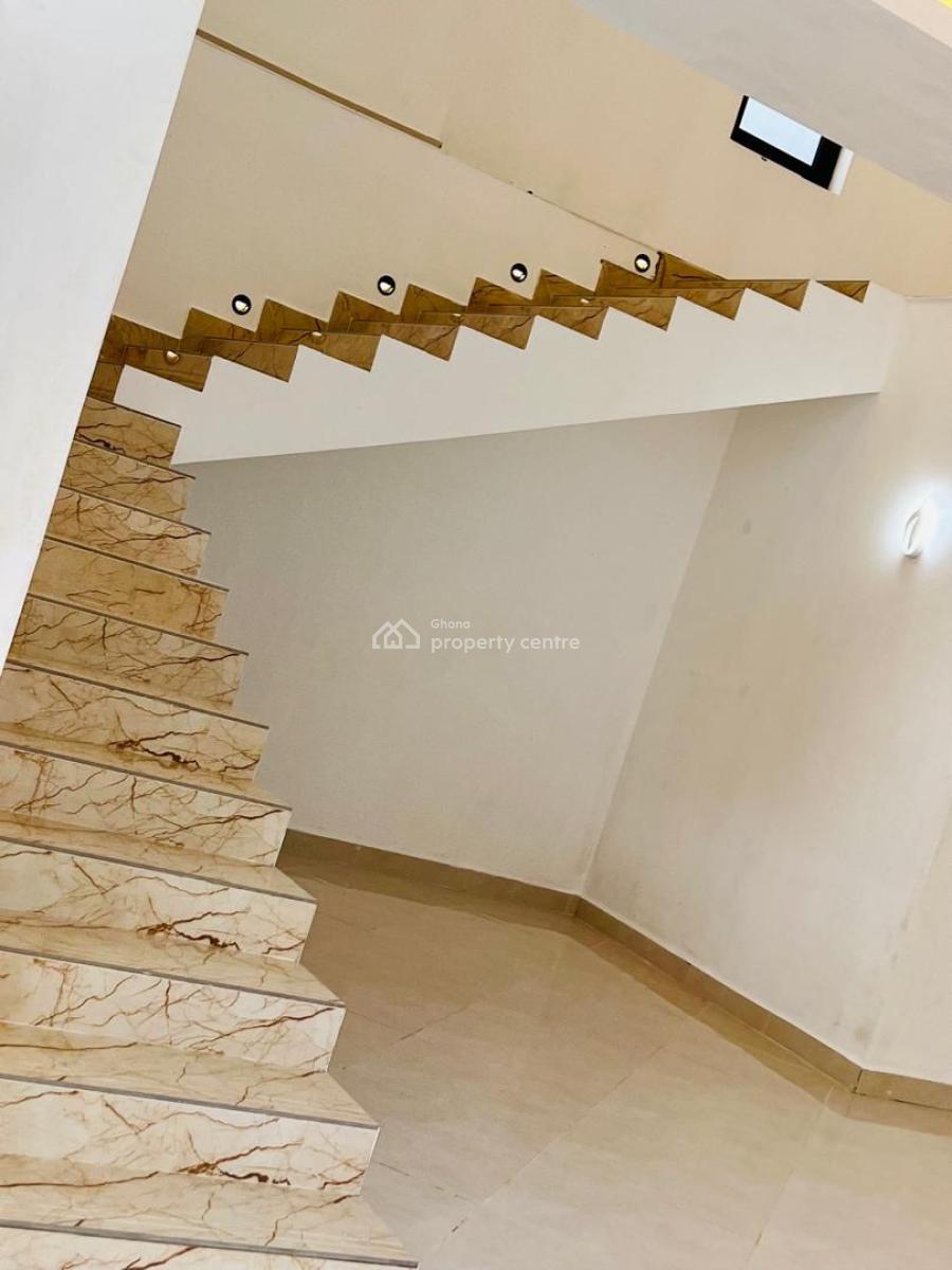 4 Bedroom Hous at Tse Addo, Tse Addo, Tse Addo, Accra, Detached Duplex for Sale