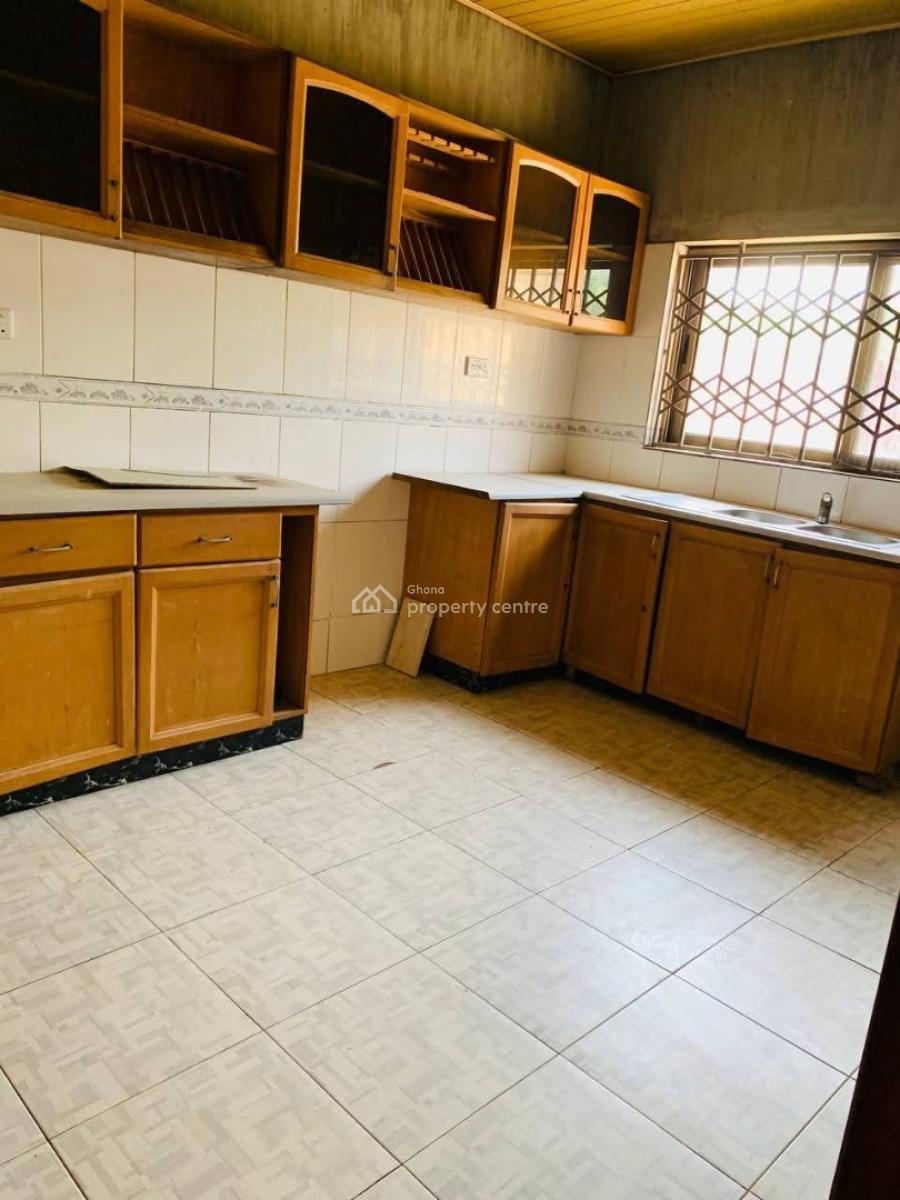 Executive 5 Bedrooms, Madina, La Nkwantanang Madina Municipal, Accra, House for Sale