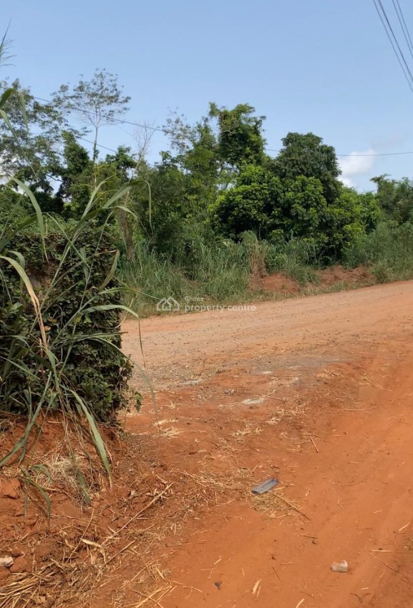 Registered 6 Plots Just Around Safari Valley Eco Park-adukrom,eastern, Safari Valley Eco Park, Akuapim North, Eastern Region, Mixed-use Land for Sale