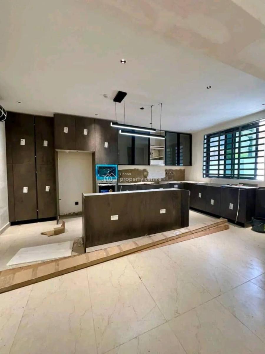 Executive Newly Built 4 Bedroom, East Airport, Airport Residential Area, Accra, Townhouse for Rent