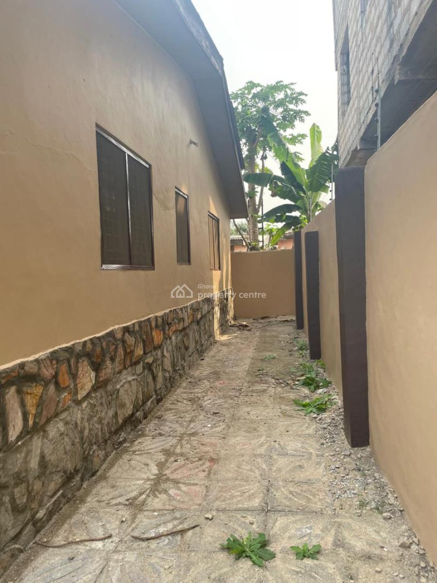 Registered 5 Master Brm House at Kasoa, Kakraba, Kasoa, Awutu-senya East, Central Region, Detached Bungalow for Sale