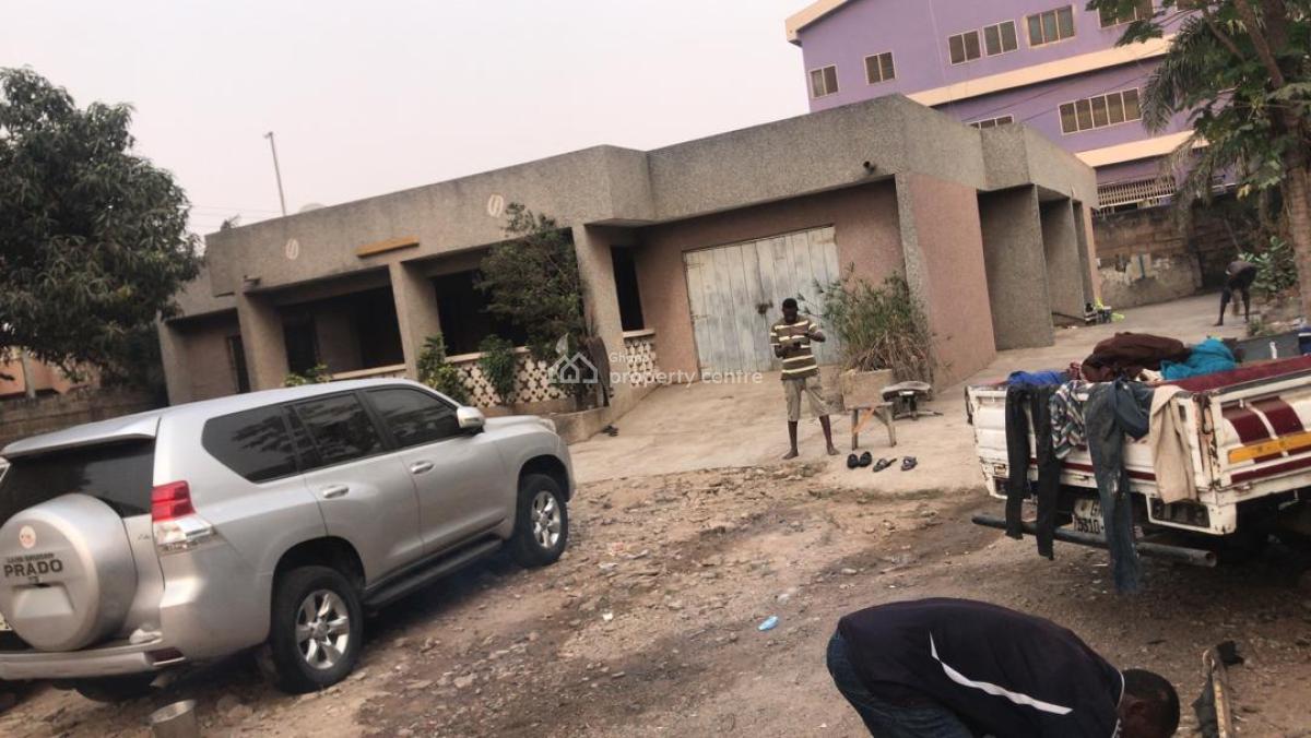Roadside Commercial 5brm House on 2 Plots at Sakaman Accra, Sakaman, Accra Metropolitan, Accra, Detached Bungalow for Sale
