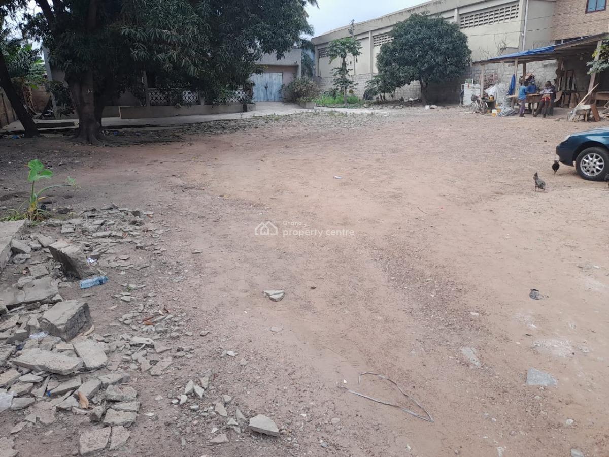 Roadside Commercial 5brm House on 2 Plots at Sakaman Accra, Sakaman, Accra Metropolitan, Accra, Detached Bungalow for Sale