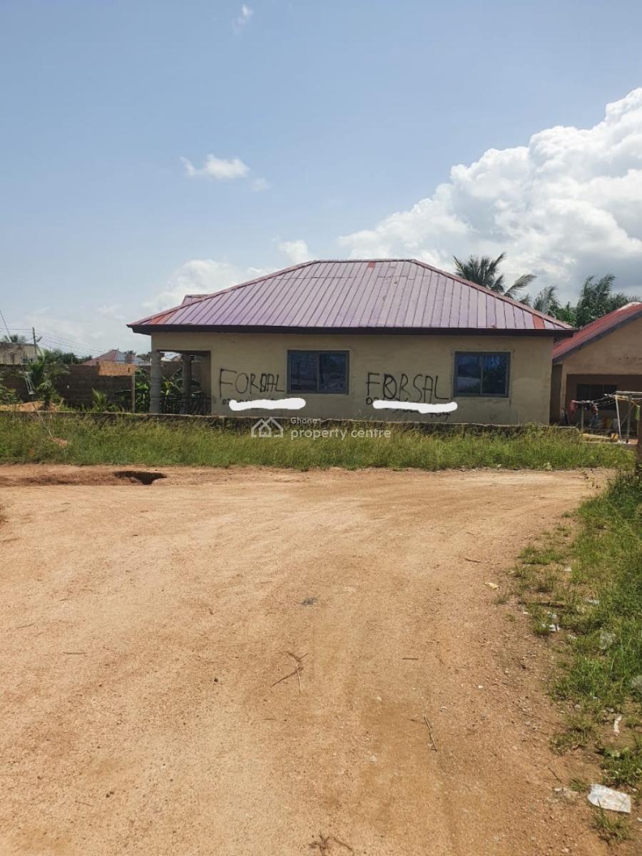 Registered and Roofed 3 Bedroom House, Buduburam, Kasoa, Awutu-senya East, Central Region, Detached Bungalow for Sale