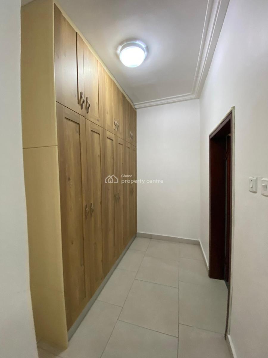 Executive Gated Community 3 Bedroom, East Airport, Airport Residential Area, Accra, Townhouse for Rent