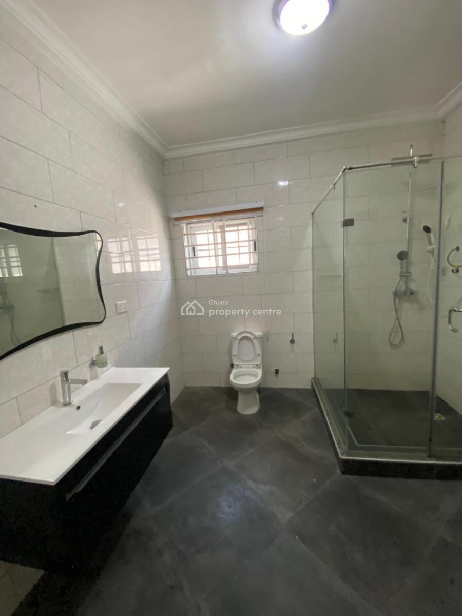 Executive Gated Community 3 Bedroom, East Airport, Airport Residential Area, Accra, Townhouse for Rent
