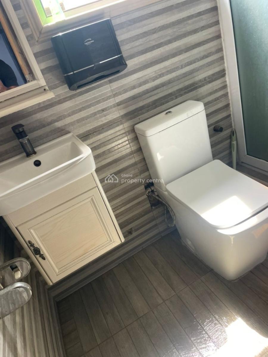2- Bedrooms Fully Finished, Osu Around Oxford Street Close to Beijing Clinic, Osu, Accra, Apartment for Rent