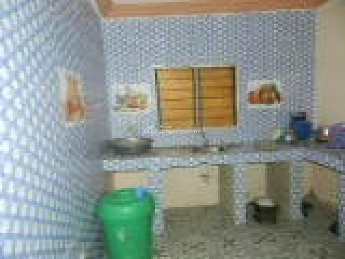 2 Bedrooms House, Budumburam, Kasoa, Awutu-senya East, Central Region, House for Sale