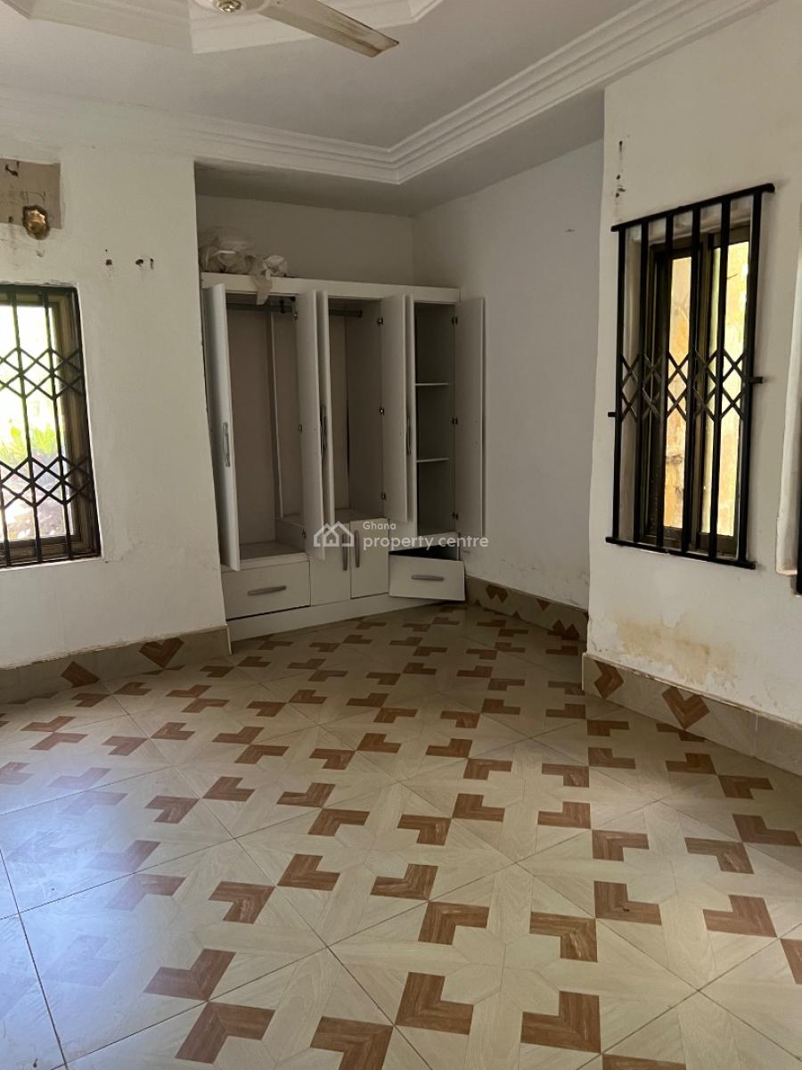 4 Bedroom Full House-- Atasemanso (around The Main Market), Atasemanso, Kwadaso, Kumasi Metropolitan, Ashanti, Detached Bungalow for Rent