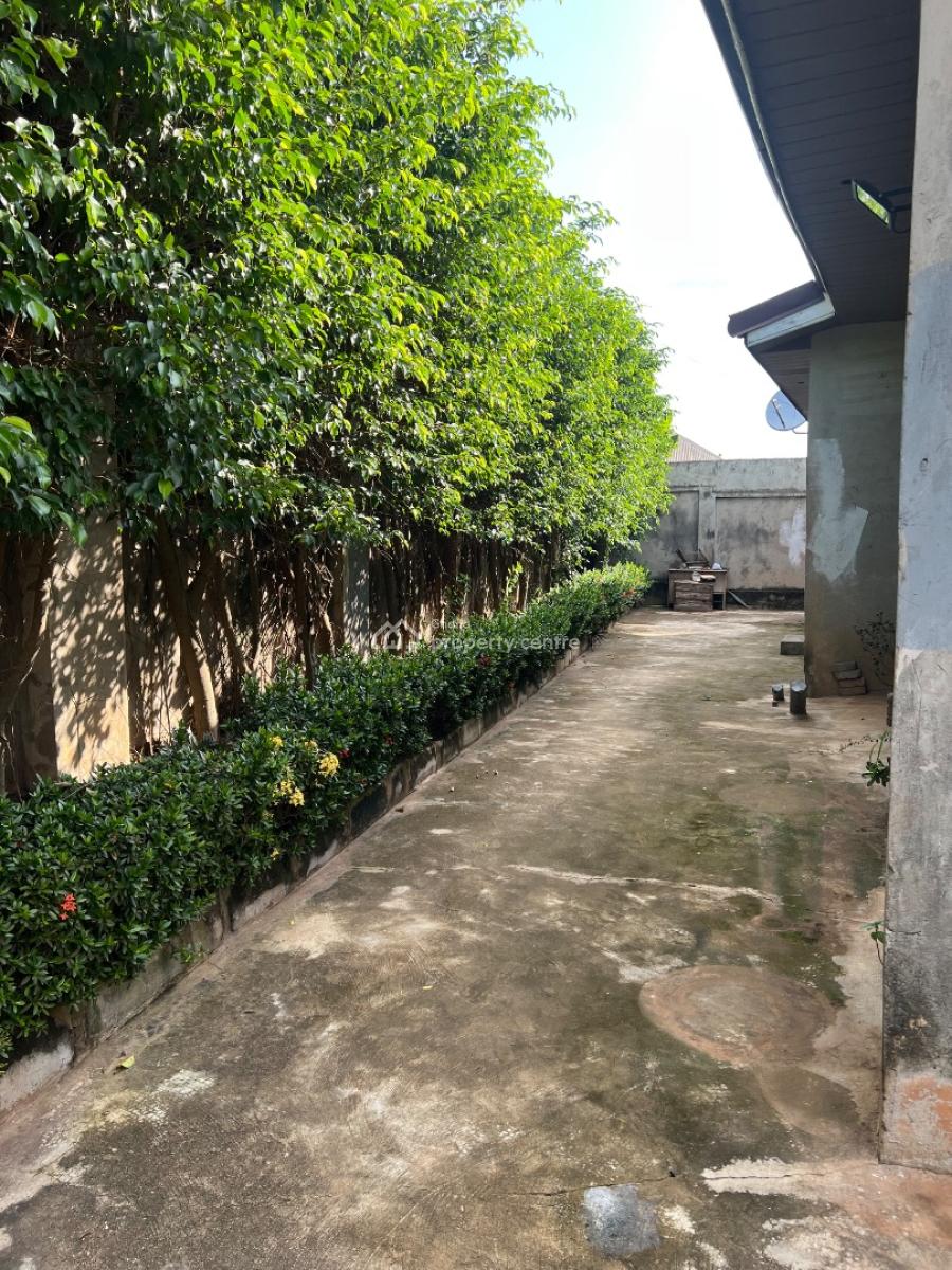 4 Bedroom Full House-- Atasemanso (around The Main Market), Atasemanso, Kwadaso, Kumasi Metropolitan, Ashanti, Detached Bungalow for Rent