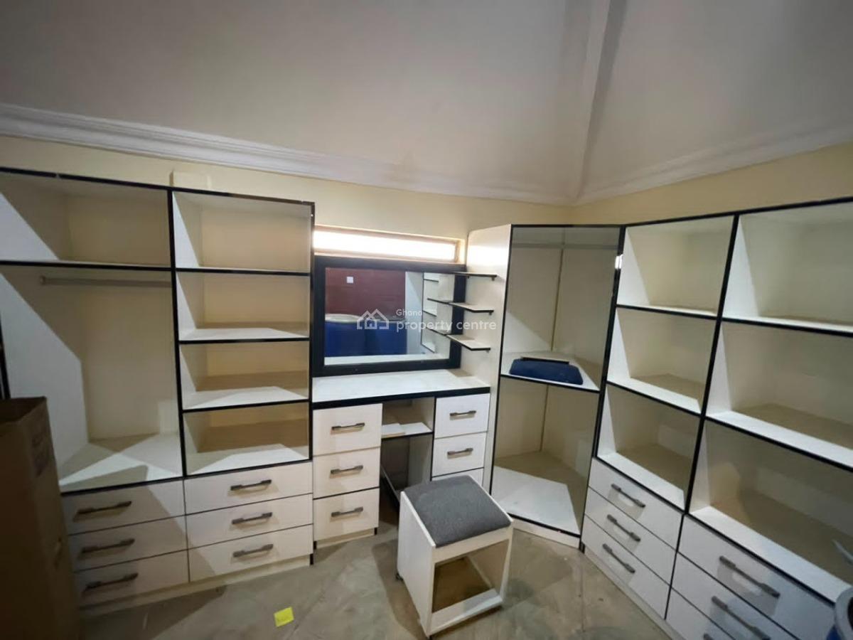 Commercial Property  in a Prime Location -- North Ridge, Accr, Seekers Realty, North Ridge, Accra, Detached Bungalow for Rent