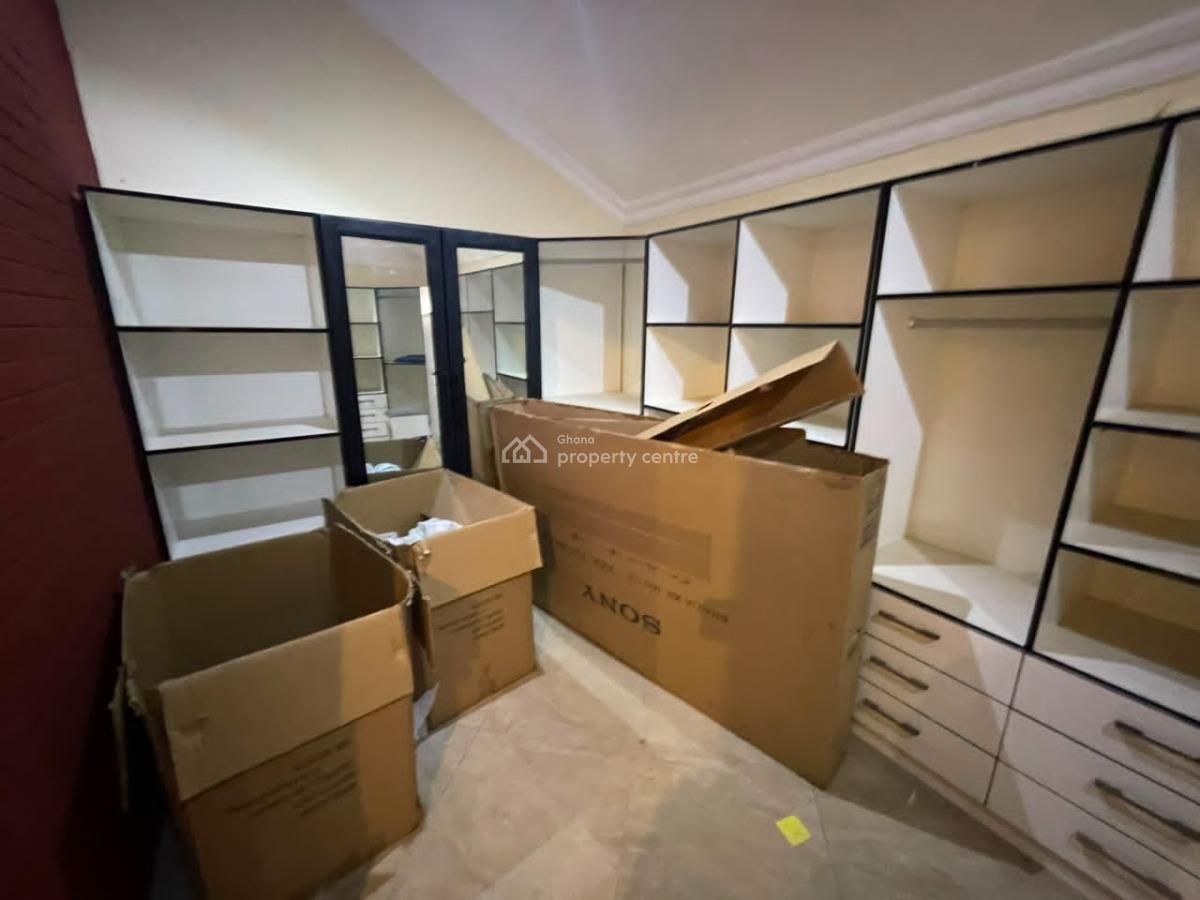 Commercial Property  in a Prime Location -- North Ridge, Accr, Seekers Realty, North Ridge, Accra, Detached Bungalow for Rent