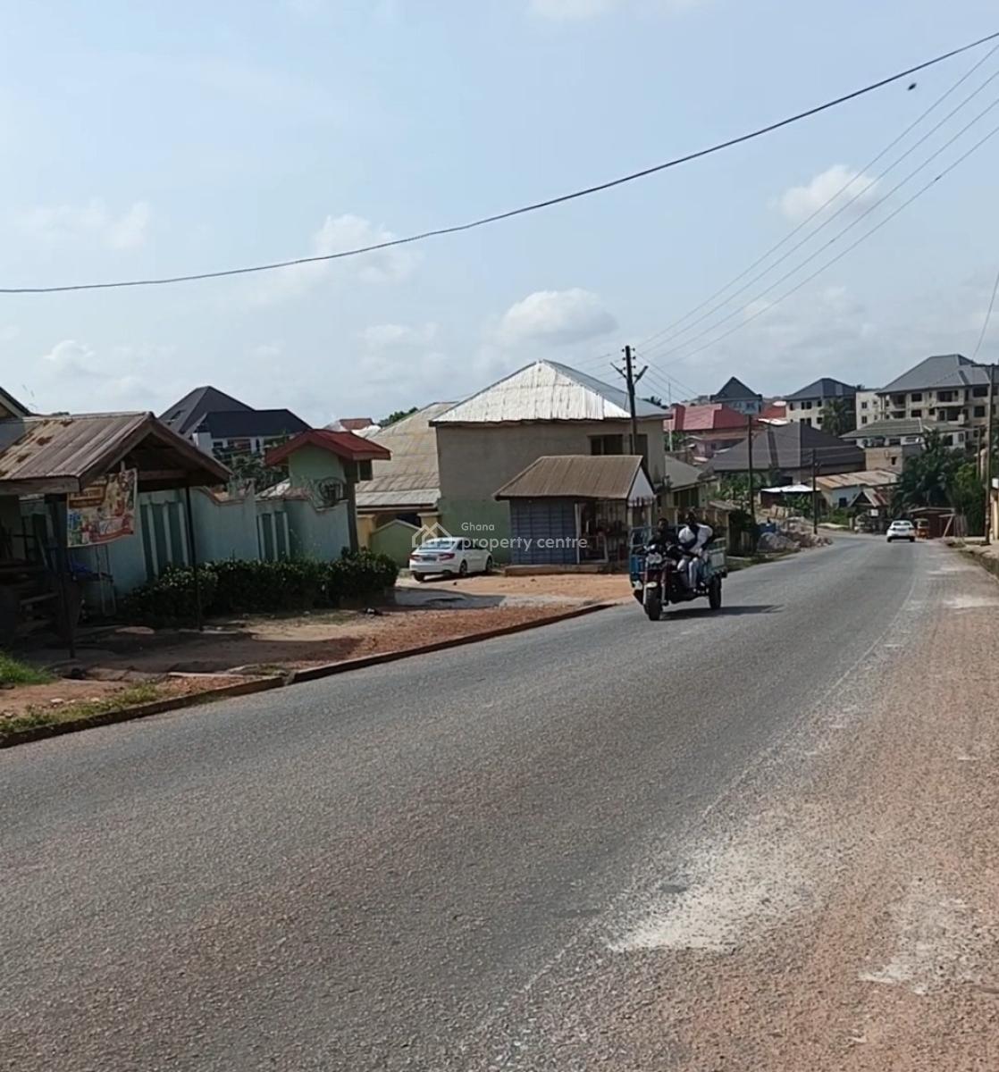 Plot.           2nd Plot Main Road, Kenyasi, Agyawusu Junction Buobai Road., Kumasi Metropolitan, Ashanti, Land for Sale