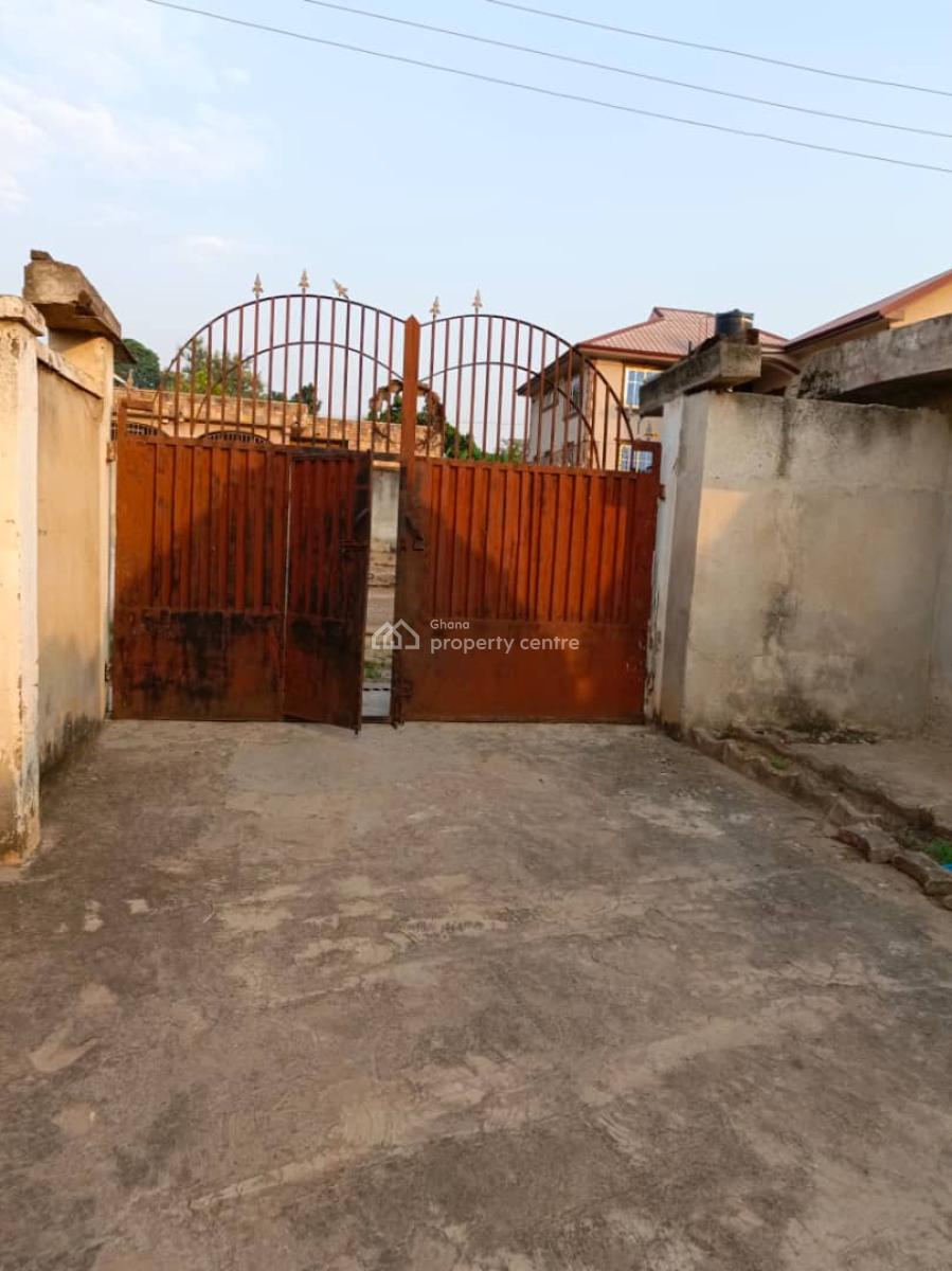 6 Bedrooms House ( Kumasi Airport / Dvla), Kumasi Airport / Dvla., Kumasi Metropolitan, Ashanti, House for Sale