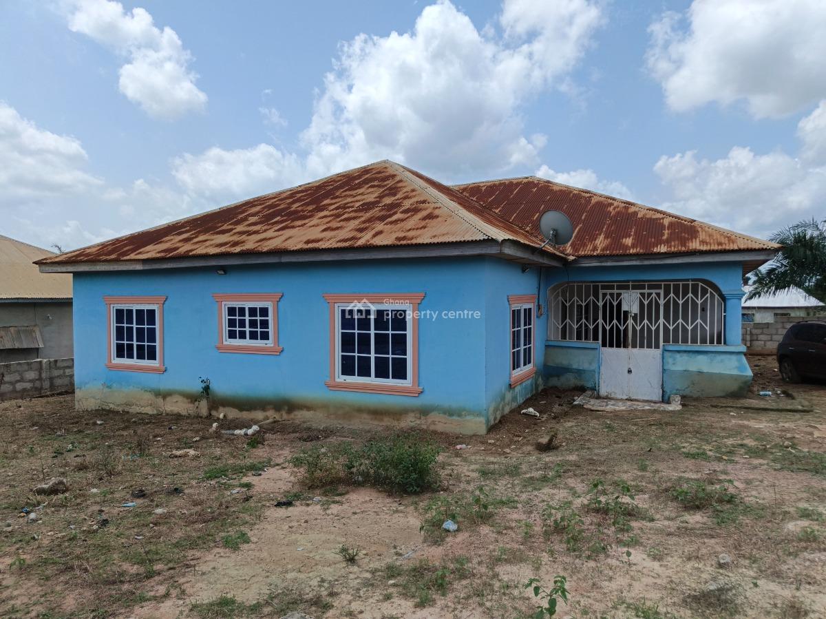 4 Bedrooms, Krobo , Near Kenyasi Abrem., Kumasi Metropolitan, Ashanti, House for Sale