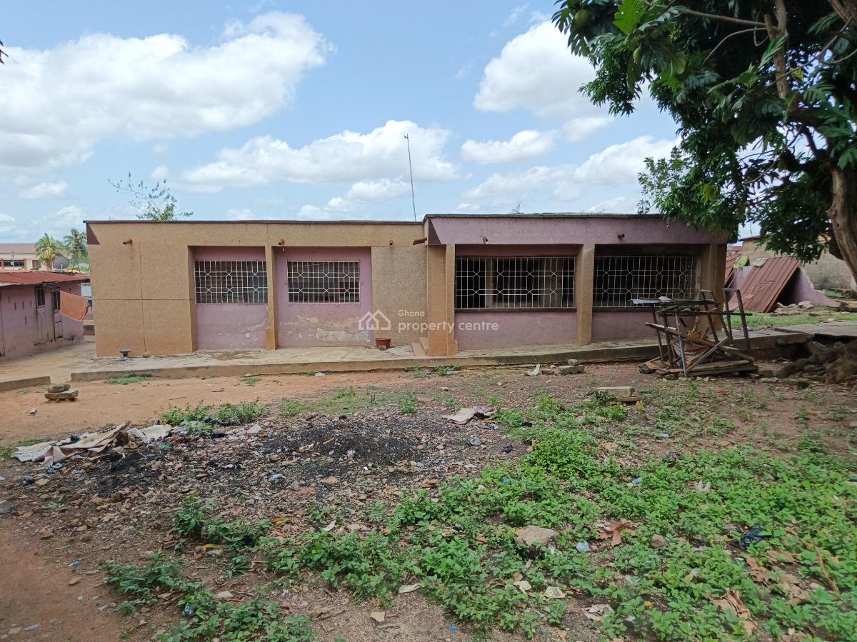 5 Bedrooms., Buokrom , Near Kumasi Airport., Kumasi Metropolitan, Ashanti, House for Sale