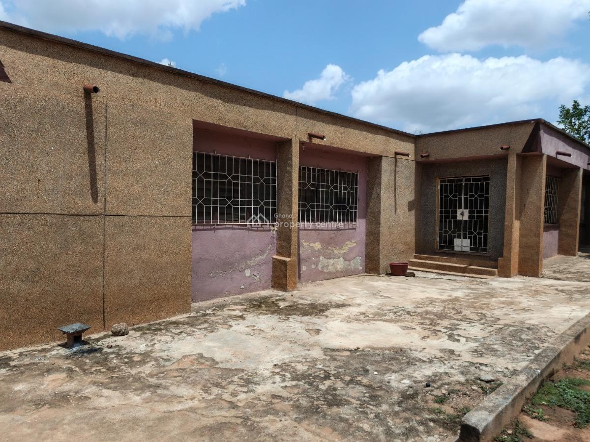 5 Bedrooms., Buokrom , Near Kumasi Airport., Kumasi Metropolitan, Ashanti, House for Sale
