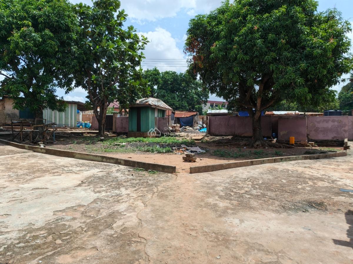5 Bedrooms., Buokrom , Near Kumasi Airport., Kumasi Metropolitan, Ashanti, House for Sale
