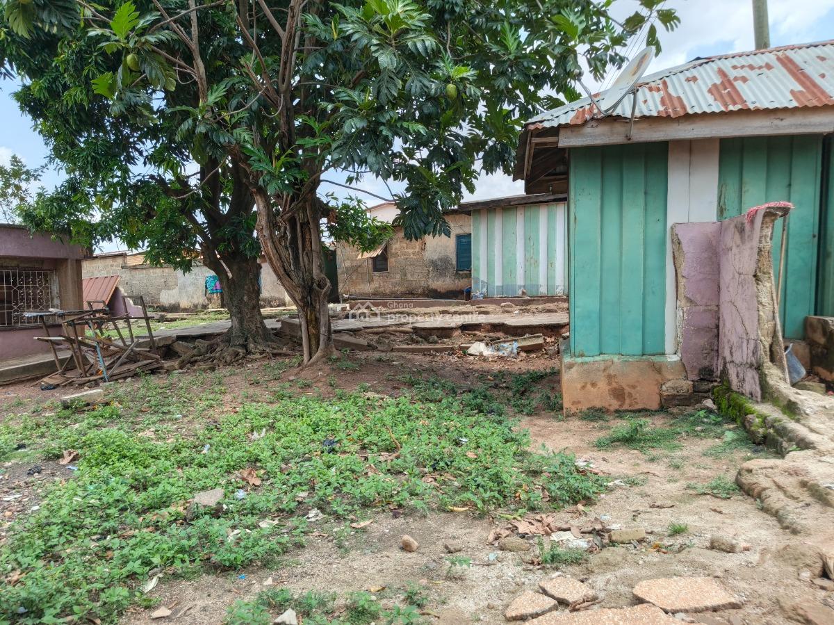 5 Bedrooms., Buokrom , Near Kumasi Airport., Kumasi Metropolitan, Ashanti, House for Sale
